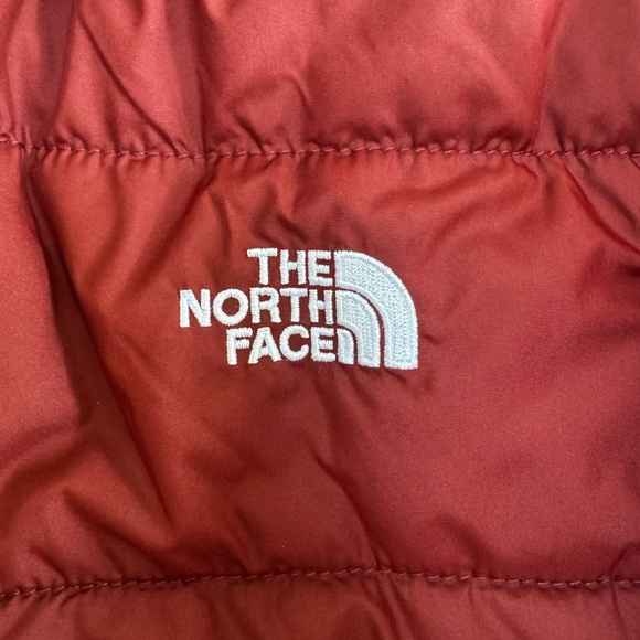 The North Face Burgundy Puffer Jacket - Reversible Size Youth Large - Picture 2 of 8